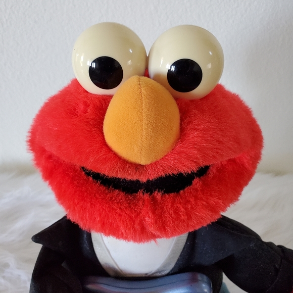 Vintage Rock & Roll Elmo With Playing Guitar, Plays Songs and Shakes - Picture 3 of 13